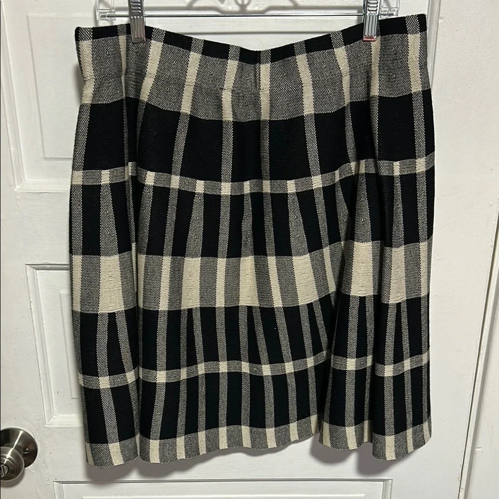Torrid Black and Cream A-Line Knee-Length Skirt